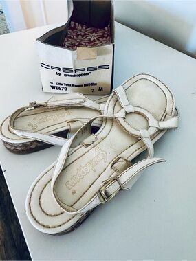 Vintage Grasshoppers Cream Leather Women's Sandals in box